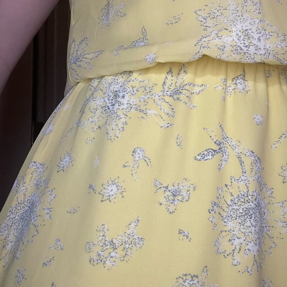 Yellow casual dress with floral pattern - Picture 5 of 7